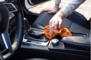 Nettoyage intérieur - Guide étape par étape pour nettoyer l'intérieur de votre voiture